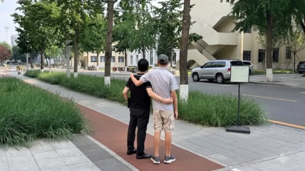 "ตั๊ก บงกช" พาลูกชาย   บินดูมหาวิทยาลัยปักกิ่ง ลุยเรียนภาษา