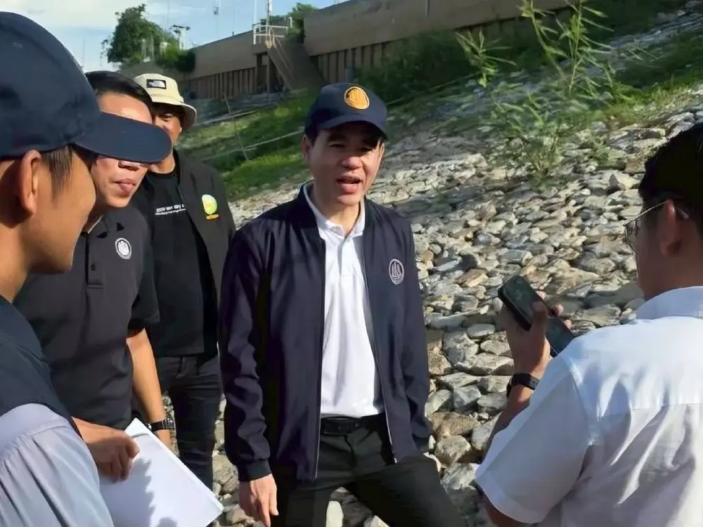 กรมโยธาฯ ส่งทีมลงพื้นที่อ่างทอง แก้ไขเหตุเขื่อนป้องกันตลิ่งวัดไชยสงครามทรุด
