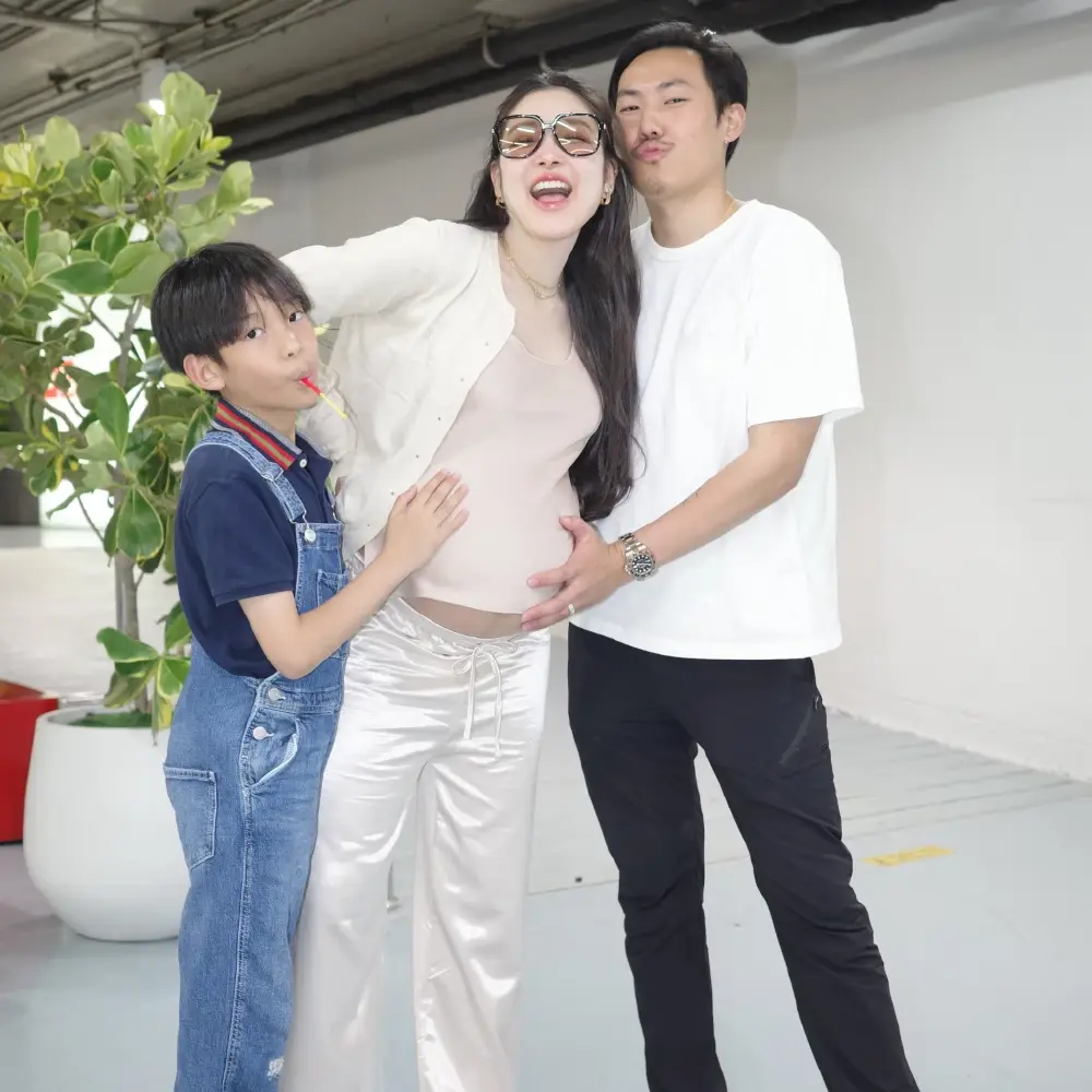 สเตปเทพสุดเท่ ลูกชายโชว์แดนซ์  ลุคนี้หล่อใจสั่นจนแม่ต้านไม่ไหว