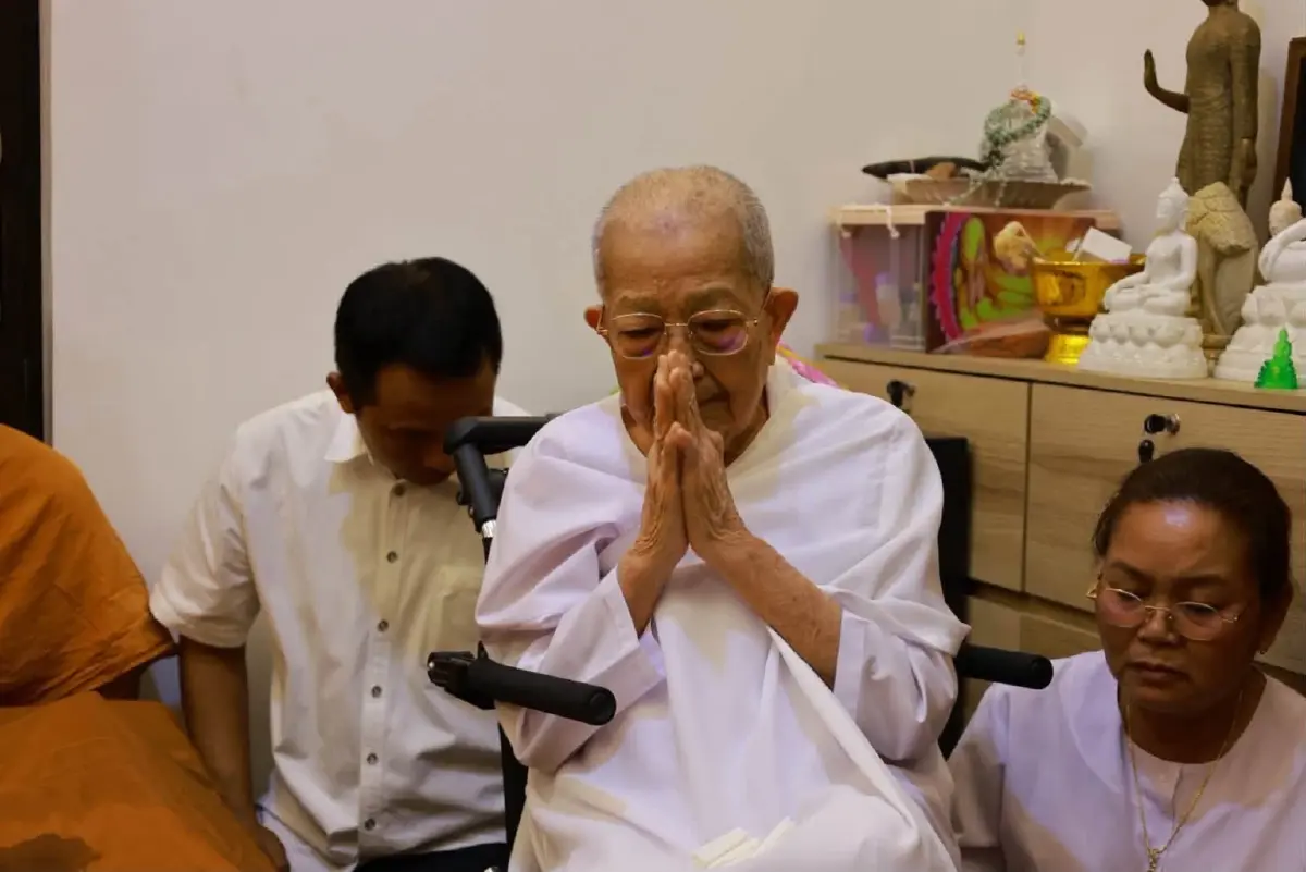 เผยภาพ “แม่ชีบัวตูม” พี่สาวแท้ๆ “หลวงปู่จื่อ” เฝ้าดูแลสังขารพระน้องชาย