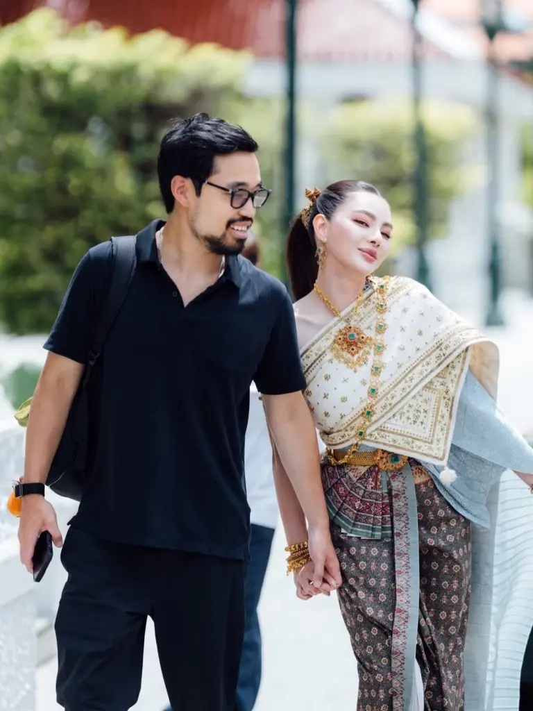กลิ่นวิวาห์ลอยมา ดิว อริสรา สวมชุดไทยสง่างาม แฟนๆ แห่ลุ้นข่าวใหญ่