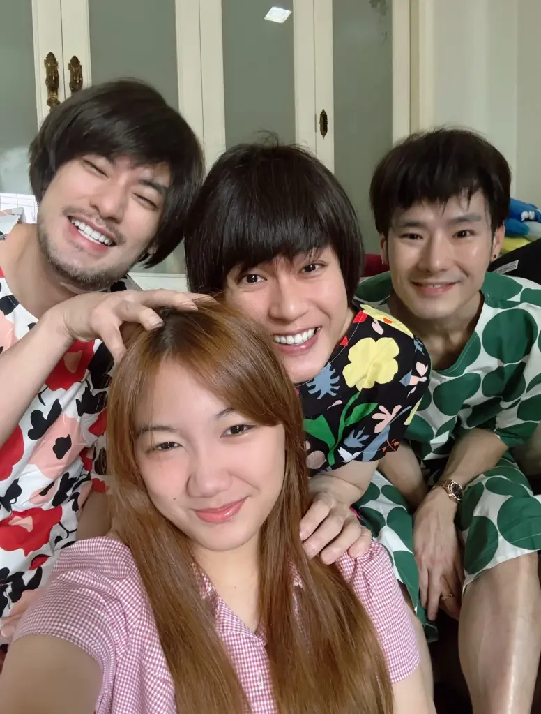"บอย ปกรณ์" นำทีมพี่ชาย จัดเต็มรับพวงมาลัยเนื่องในวันแม่