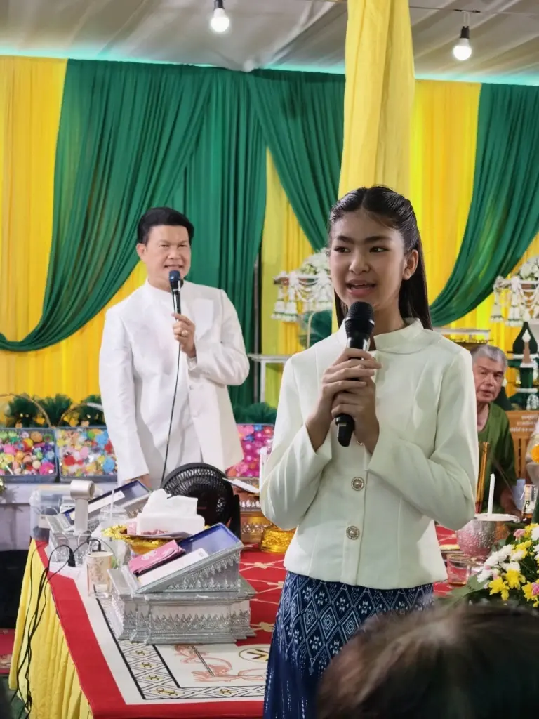 "น้องผักบุ้ง" วัย 12 ปี ควักเงินร้องเพลงสร้างบ้านให้ยายทวดสำเร็จ