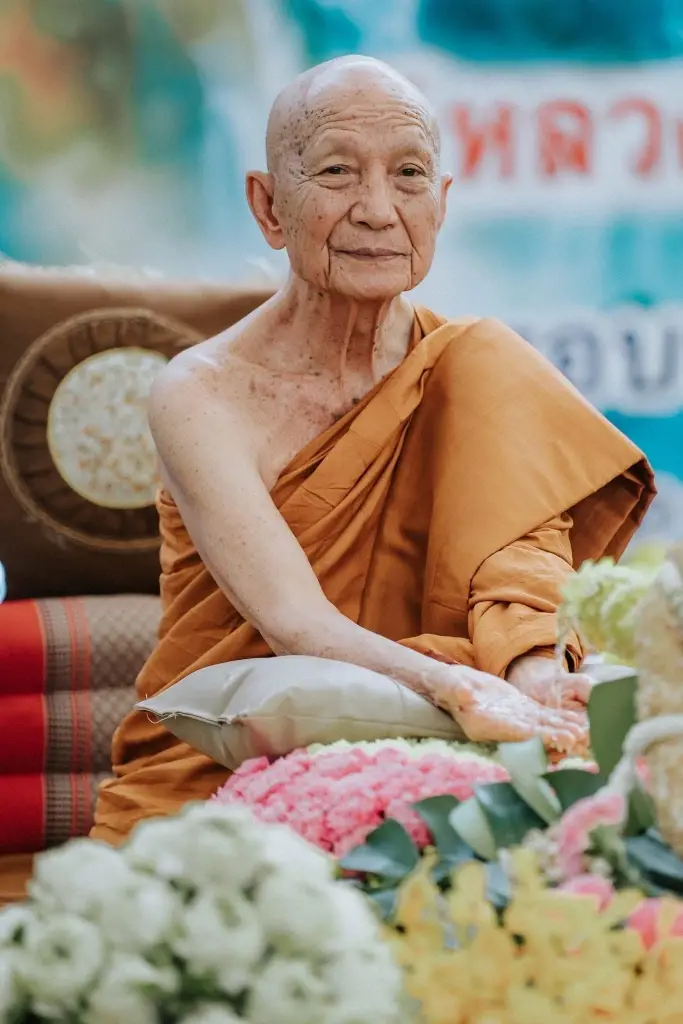 เผยภาพ “แม่ชีบัวตูม” พี่สาวแท้ๆ “หลวงปู่จื่อ” เฝ้าดูแลสังขารพระน้องชาย