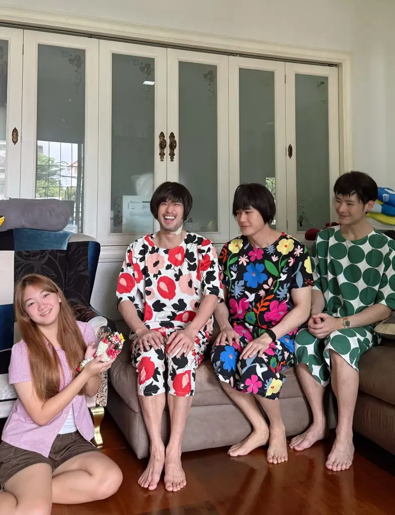 "บอย ปกรณ์" นำทีมพี่ชาย จัดเต็มรับพวงมาลัยเนื่องในวันแม่
