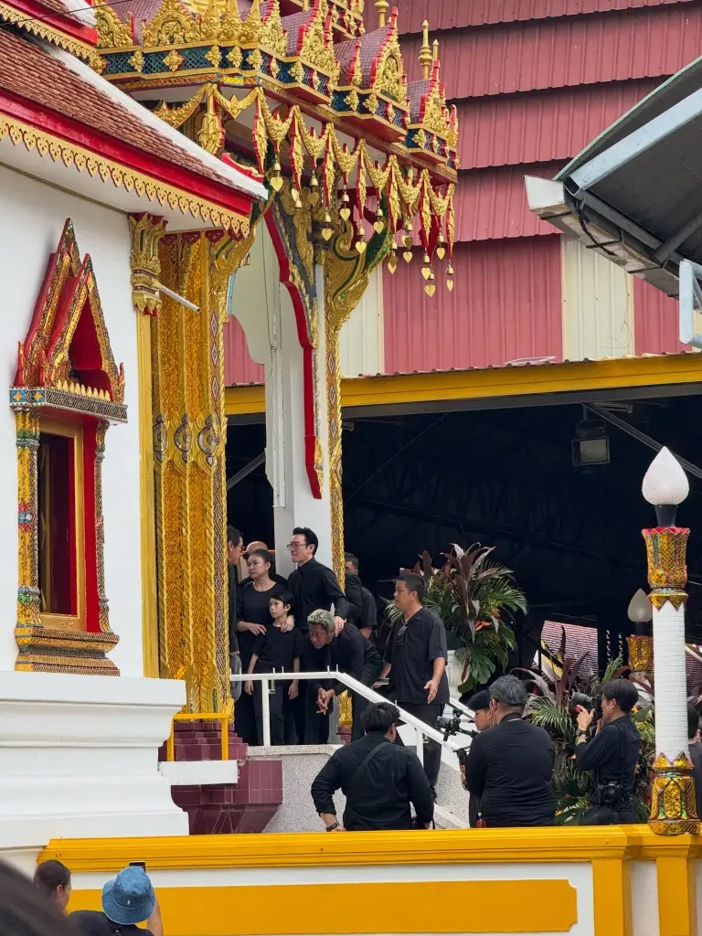 “ต้น-เต้ย-ต่าย” ส่ง “เร แม๊คโดแนลด์” ครั้งสุดท้าย ตำนาน 17 ปี  