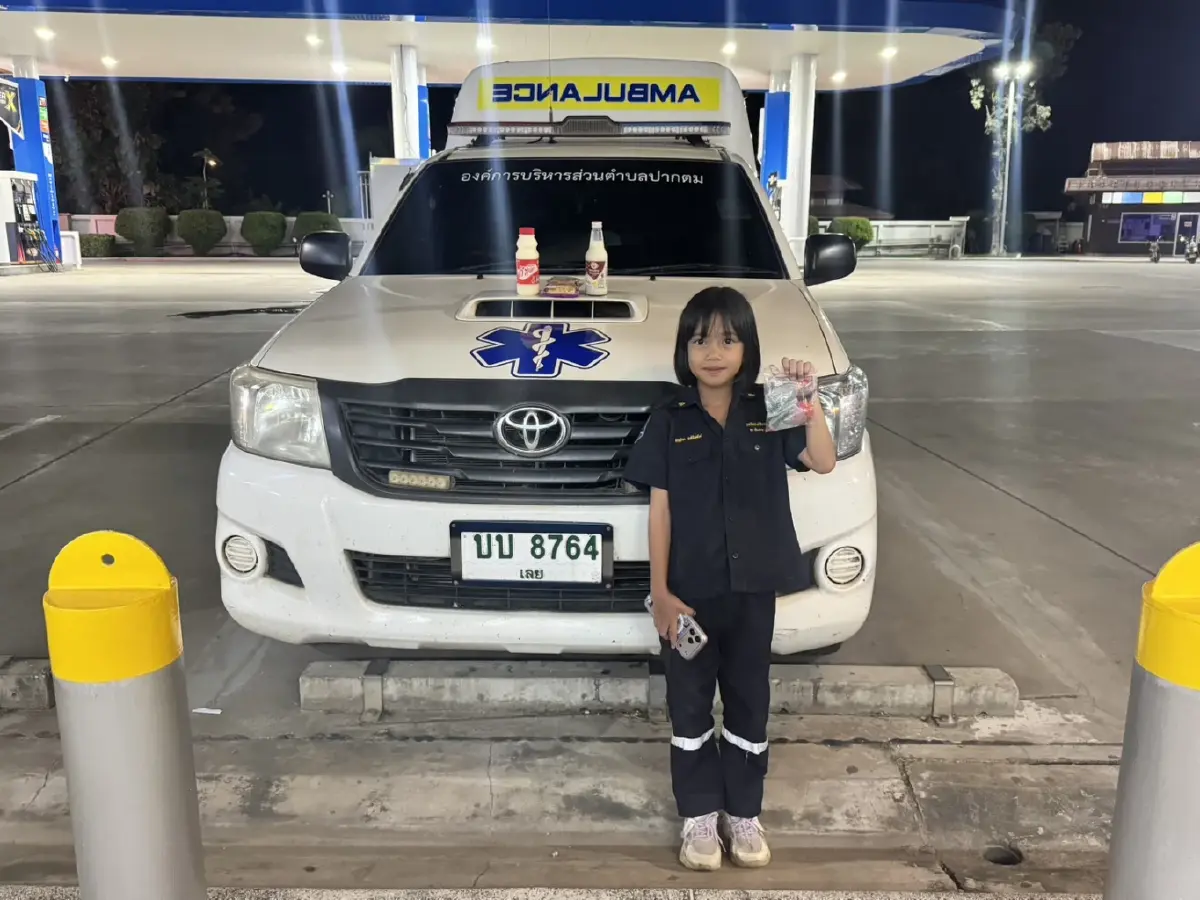 ส่องทะเบียนรถ คุณแม่ท้องแก่สุดกลั้น คลอดลูกบนรถกู้ภัย