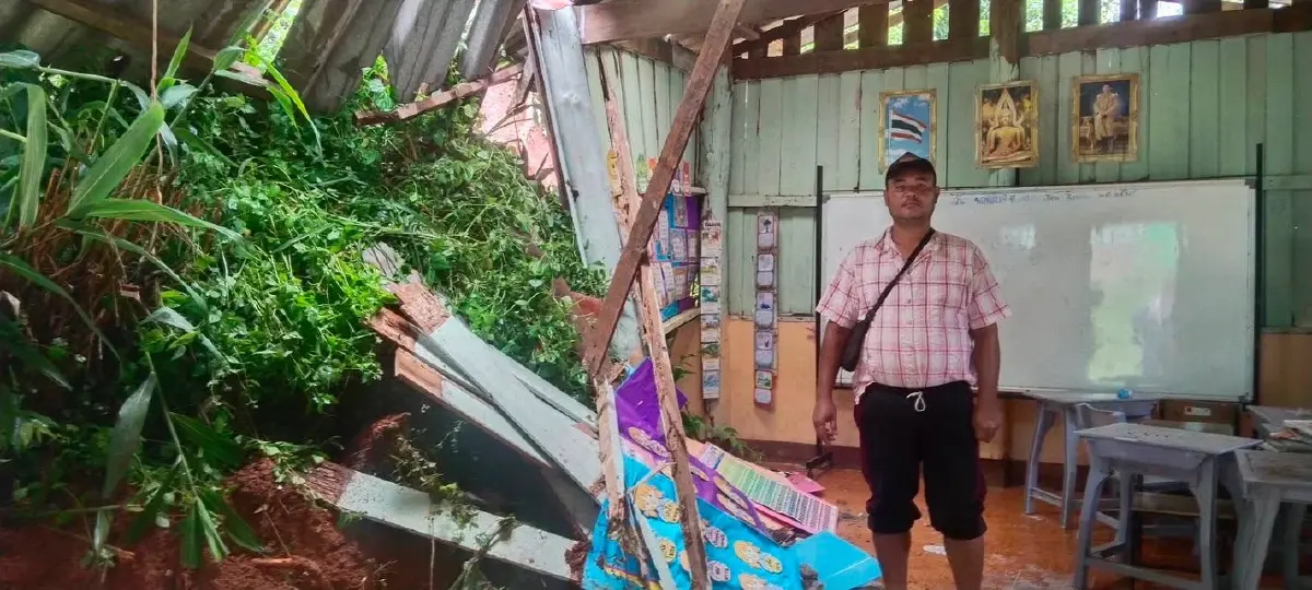 ฝนถล่มแม่สะเรียง ดินสไลด์ทับโรงเรียน-ถนน ป่าแป๋เร่งเปิดทาง 