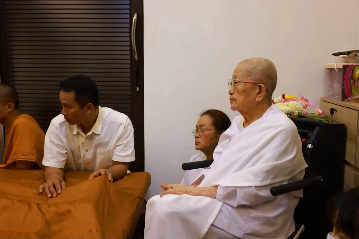 เผยภาพ “แม่ชีบัวตูม” พี่สาวแท้ๆ “หลวงปู่จื่อ” เฝ้าดูแลสังขารพระน้องชาย