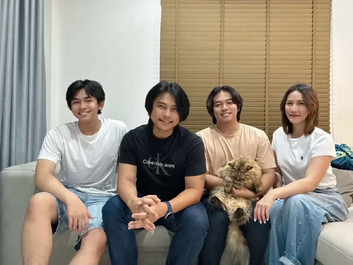นักร้องดัง อวดภาพล่าสุดลูกชายคนเล็ก โตเป็นหนุ่มเต็มตัวแล้ว