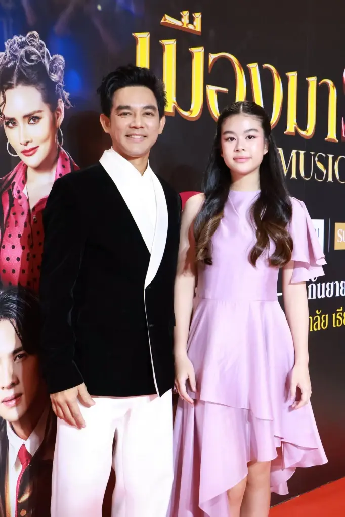 "มอส ปฏิภาณ" ควงลูกสาว "น้องโสน" ออกสื่อ โตเป็นสาวเต็มตัวแล้ว