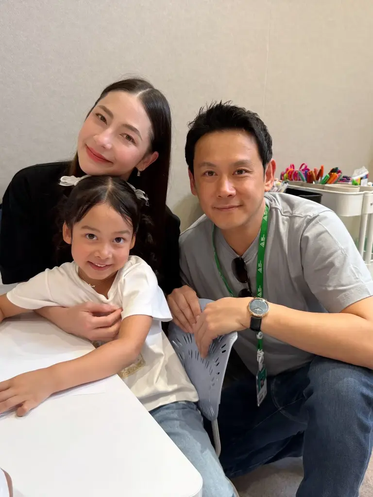 สมฐานะทายาทหมื่นล้าน  "นาตาลี-ฟลุค" จัดเต็มเรื่องการศึกษา