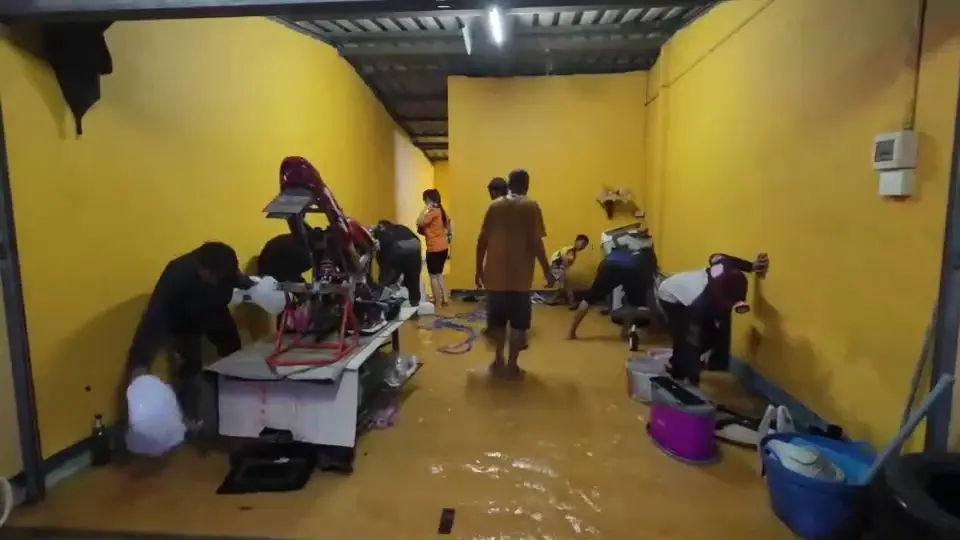 น้ำป่าทะลักท่วมบ่อไร่จม 1 เมตร เจ้าหน้าที่ลุยช่วยยกของหนี