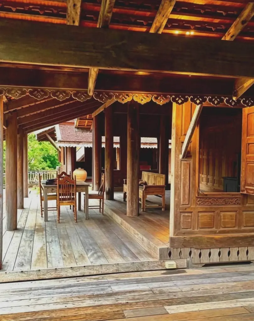 ฮือฮา ประกาศขายบ้านเรือนไทย โลเคชั่นดัง เห็นราคาร้องว้าว
