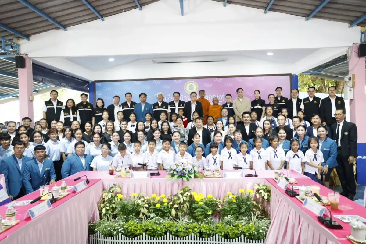 ศธ. พร้อม สพฐ. ลงพื้นที่กาญจนบุรี เดินหน้าแก้หนี้ครู-ผลักดันโรงเรียนคุณภาพ