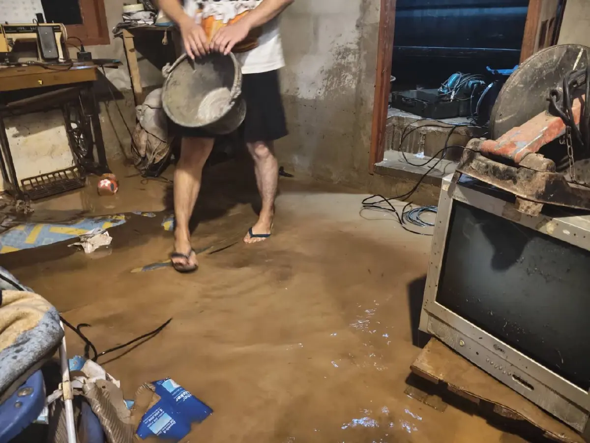 นาทีชีวิต! น้ำป่าซัดอ่วมทะลักท่วมแม่ฮ่องสอนกลางดึก 