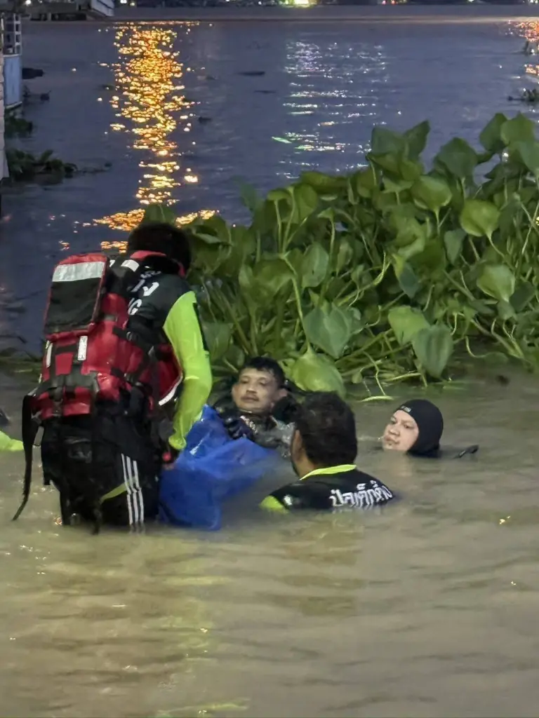 สุดเศร้า พบแล้ว 3 ร่างนักเรียน หลังลงเล่นน้ำเจ้าพระยาแล้วสูญหาย