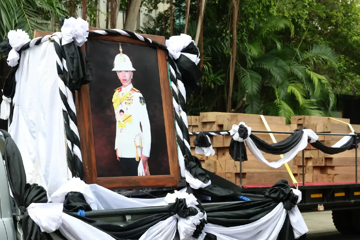 พิธีรับมอบไม้จันทน์หอม จัดสร้างพระโกศจันทน์และหีบพระศพ เจ้าฟ้าพัชรกิติยาภา