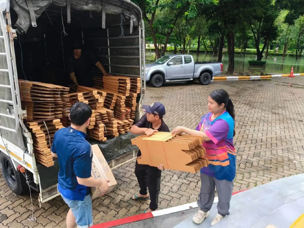 "รมว.พัฒนา" ห่วงใยประชาชนช่วงน้ำท่วม มอบกรมอนามัยสนับสนุนถุงดำ–ปูนขาว พร้อม แนะ ส้วมกระดาษ