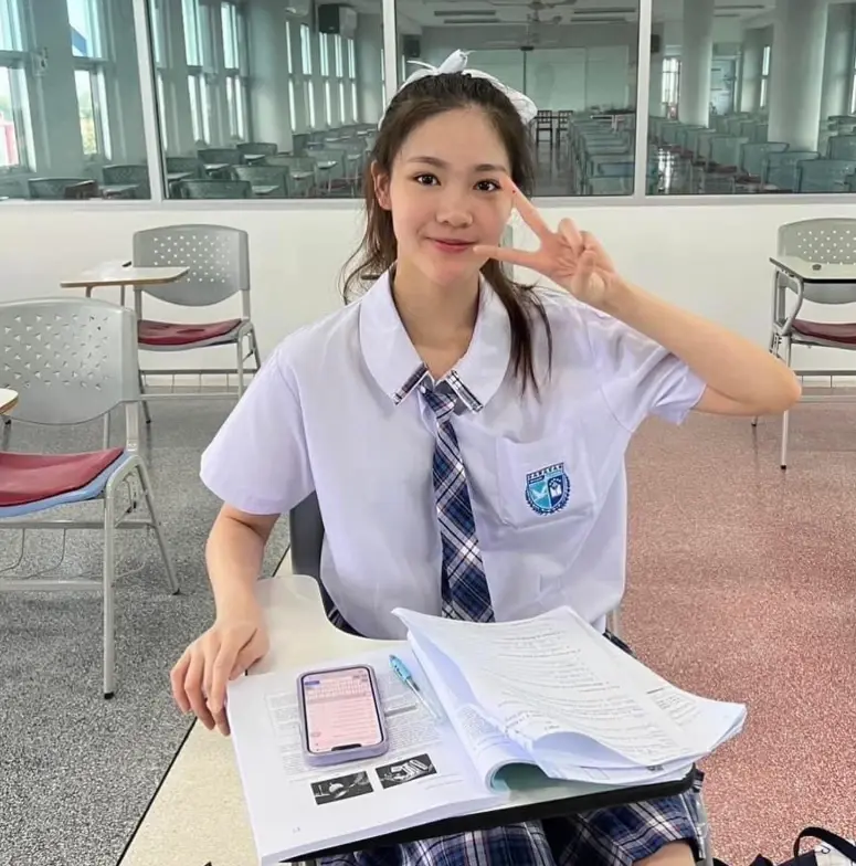 เปิดโปรไฟล์ "น้องพิ้งค์ พิชฌามลณ์" ดาวรุ่งลูกขนไก่ไทย ดีกรีไม่ธรรมดา