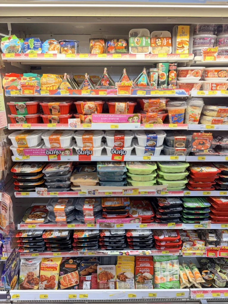 "7-11" เคียงข้างชุมชน เร่งส่งสินค้าจำเป็นถึงพื้นที่ที่เข้าถึงได้  ท่ามกลางสถานการณ์น้ำท่วม”
