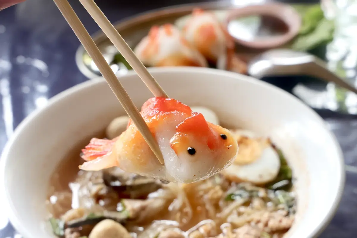 น่ารักเกินต้าน ก๋วยเตี๋ยวปลาทอง โฮมเมดดังเชียงใหม่ บุ๋งๆเต็มชาม