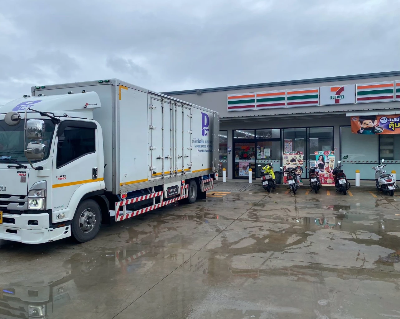 "7-11" เคียงข้างชุมชน เร่งส่งสินค้าจำเป็นถึงพื้นที่ที่เข้าถึงได้  ท่ามกลางสถานการณ์น้ำท่วม”