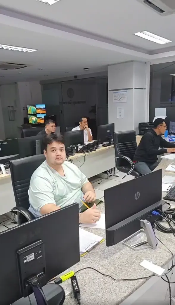 ผู้ว่าฯ กทม. เตือนไม่ประมาท หลังฝนตกเมื่อคืน สั่งเร่งระบายน้ำออกพระโขนง แปดริ้วเต็มที่