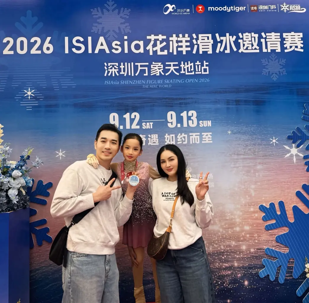  เจมส์ เรืองศักดิ์ ปลื้ม ลูกสาวคว้าที่ 2 แข่งสเก็ตน้ำแข็งลีลา 