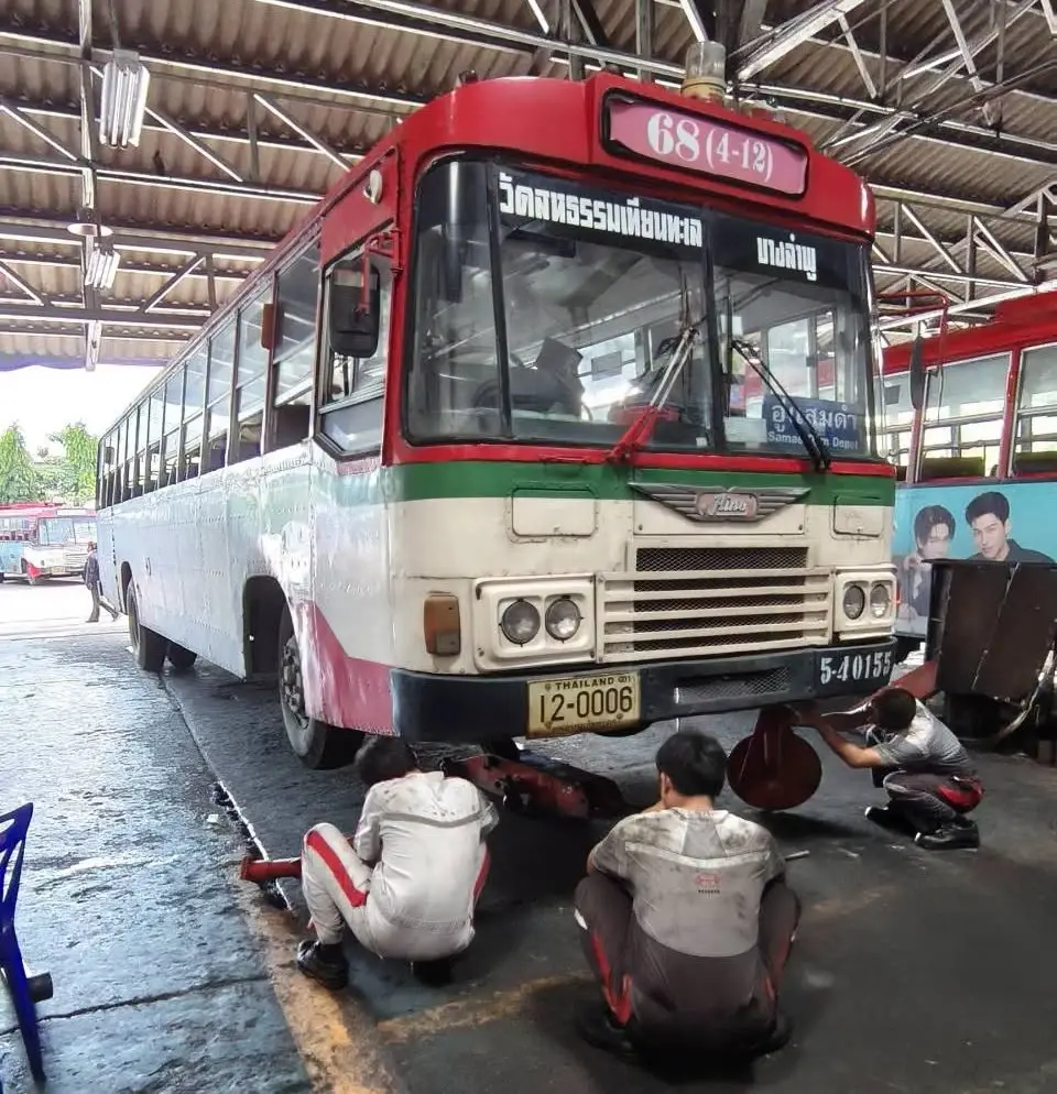 ขสมก. พร้อมเคียงข้างปชช.ช่วงน้ำท่วม พร้อมให้บริการรถโดยสารอย่างปลอดภัย