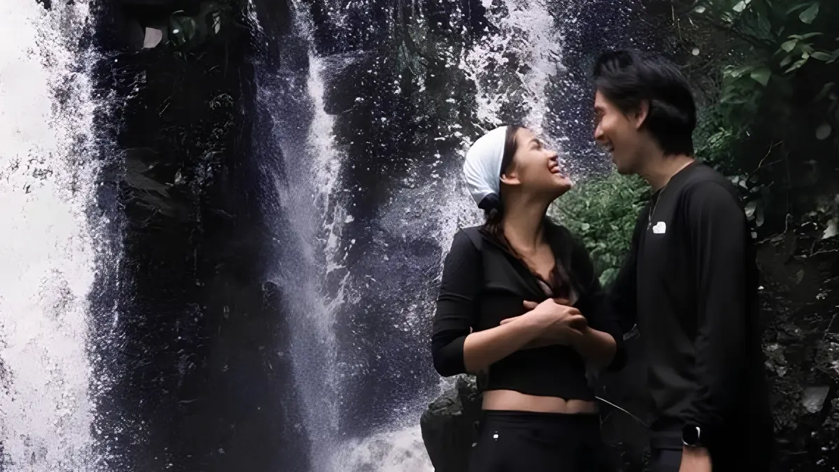 แฟนคลับฟินสนั่น  นักแสดงสาวชื่อ  เคลียร์ชัดความสัมพันธ์ 