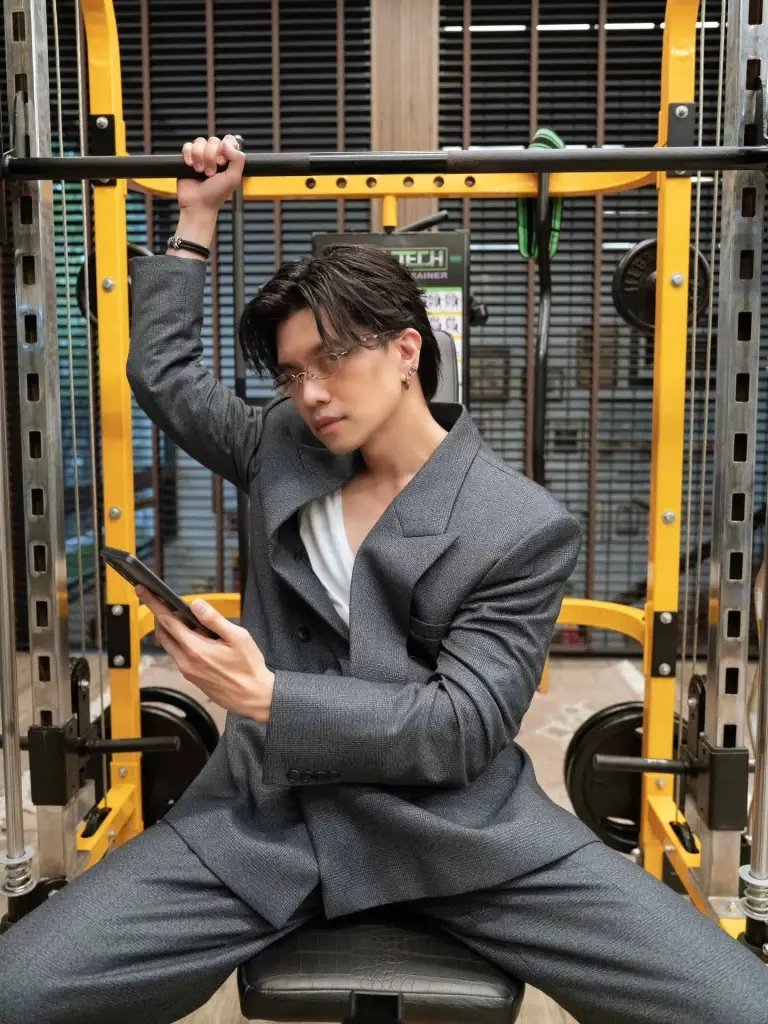 ส่องโปรไฟล์ "ไฮโซตาม" สามี "โดนัท" ทำงานอะไร  ภรรยายังสงสัย
