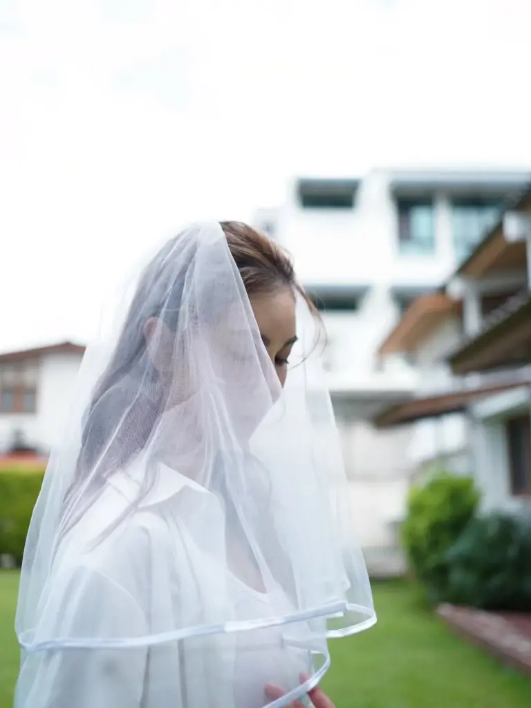  แบงค์ พชร เสิร์ฟภาพหวาน  ในลุคเจ้าสาว พร้อมแคปชันชวนลุ้นข่าวดี