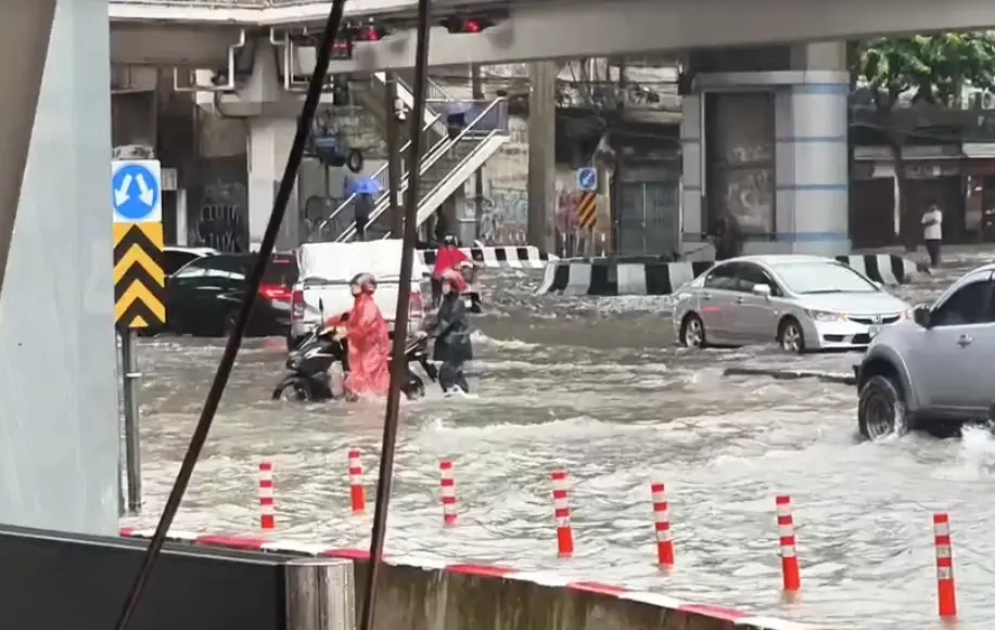 ย้อนคำทำนาย โหรฟองสนาน เคยเตือน ปลายกันยายนน้ำท่วมไม่คาดฝัน