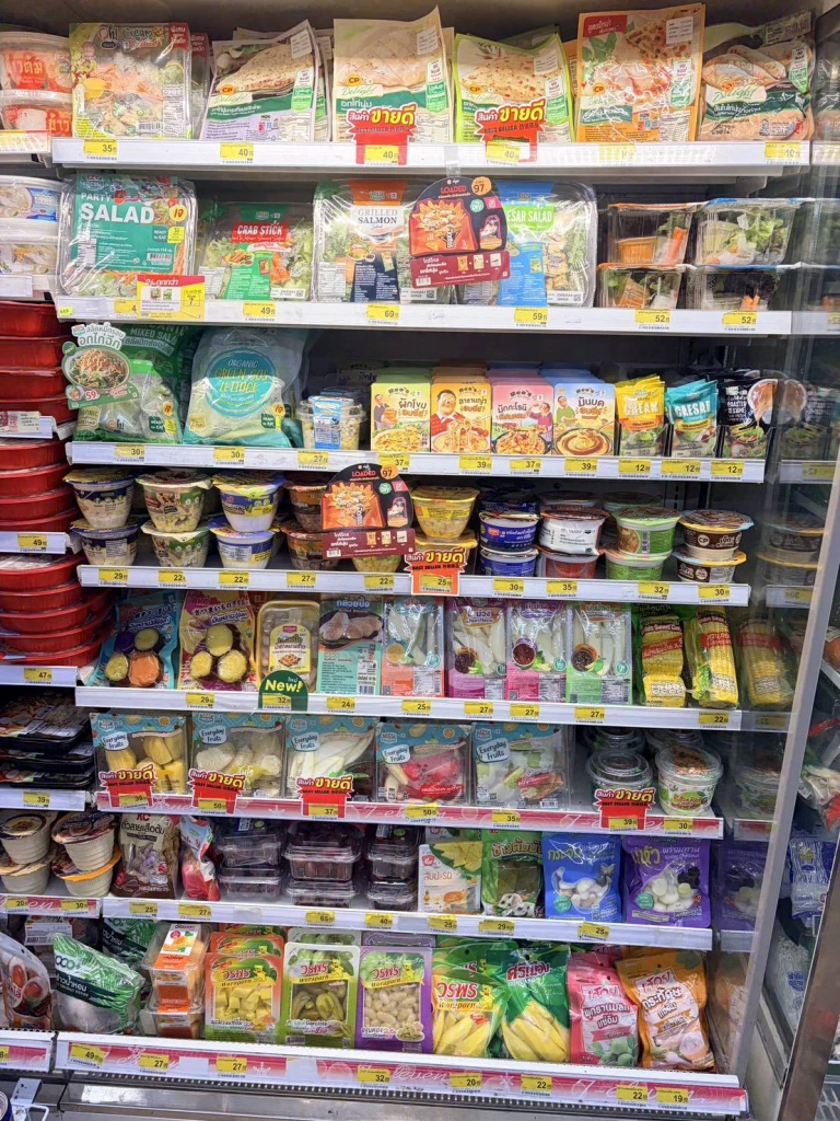 "7-11" เคียงข้างชุมชน เร่งส่งสินค้าจำเป็นถึงพื้นที่ที่เข้าถึงได้  ท่ามกลางสถานการณ์น้ำท่วม”