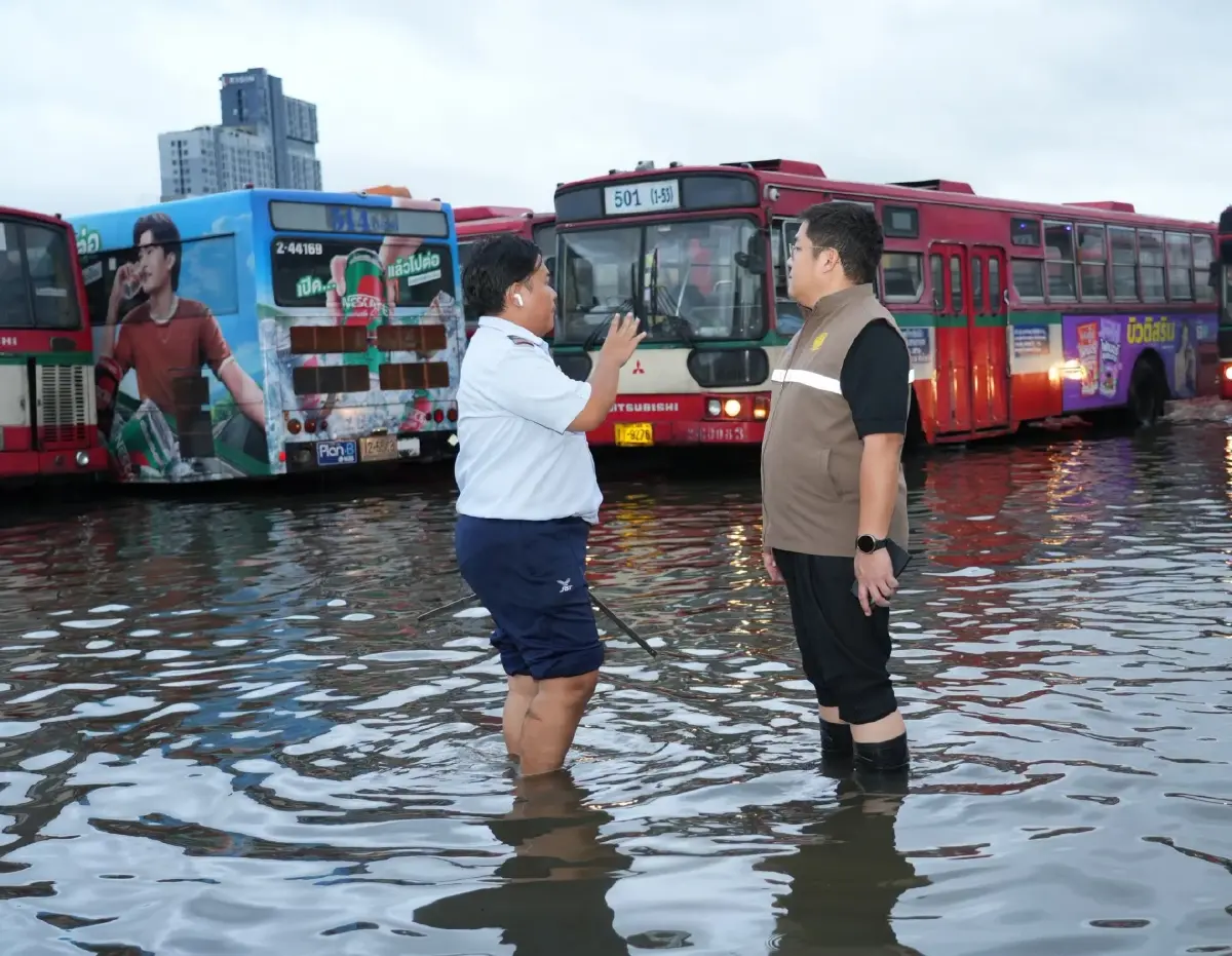 ขสมก. พร้อมเคียงข้างปชช.ช่วงน้ำท่วม พร้อมให้บริการรถโดยสารอย่างปลอดภัย