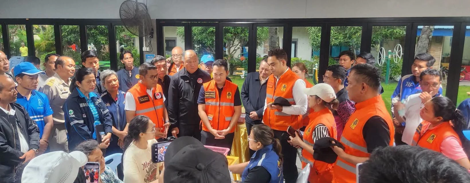 "มท.3" ลงพื้นที่ภูเก็ต "กปภ." ร่วมสนับสนุนน้ำดื่มและฟื้นฟูพื้นที่ประสบภัย