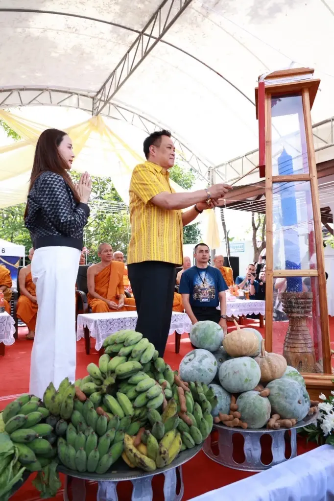 เลขรถ นายกฯ อนุทิน นั่งมาเปิดงาน ประเพณีอุ้มพระดำน้ำ 2569