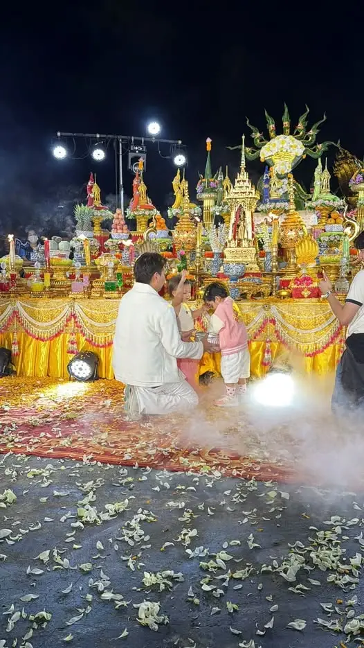 แห่ส่องเลข "โซล-โมเน่" ลูกแฝด "เม พรีมายา" ร่วมพิธีบวงสรวงใหญ่