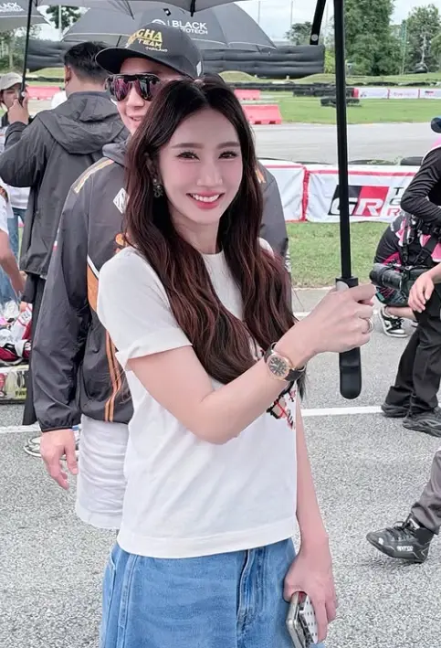 ใครจะเชื่อ อายุจริง "เบนซ์ พริกไทย" คุณแม่ลูก 2 แต่หน้าเด็กสุด ๆ