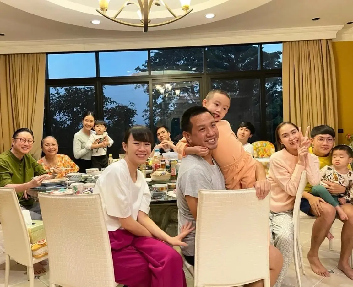 เสี่ยตา ปัญญา อวยพรวันเกิดลูกสาวคนโต พร้อมหน้าหลานๆ สุดน่ารัก