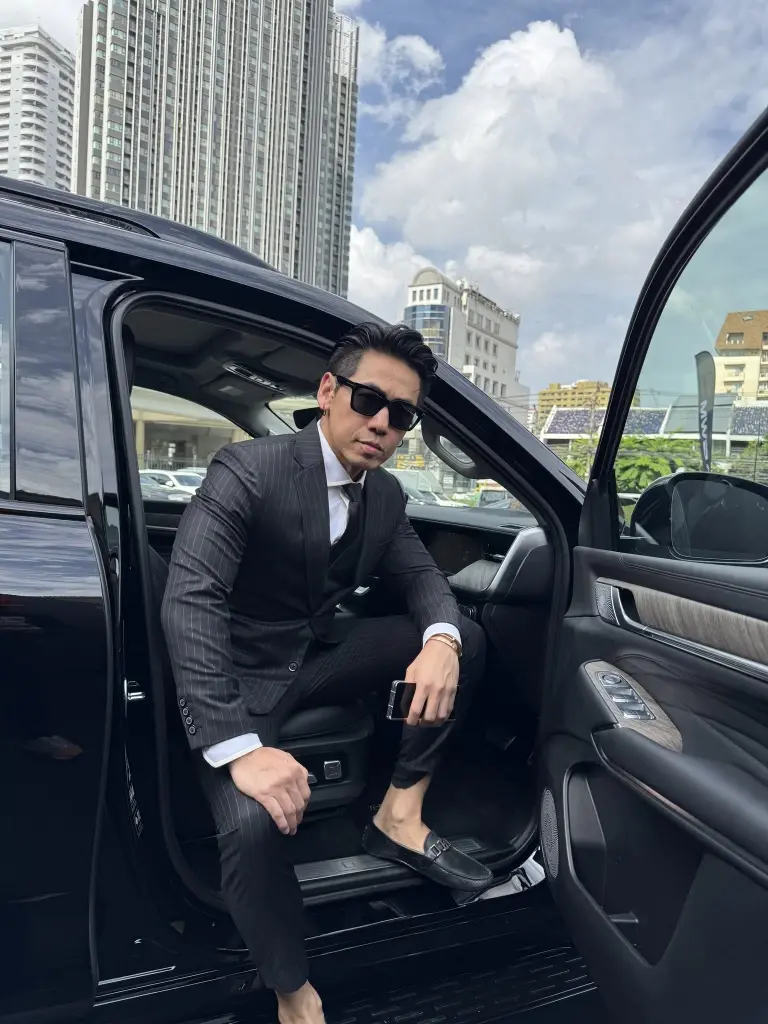 จบง่ายนิดเดียว  ดีเจเพชรจ้า ออกโรงป้องเด็กๆ ติงกรรมการตรวจรถ 