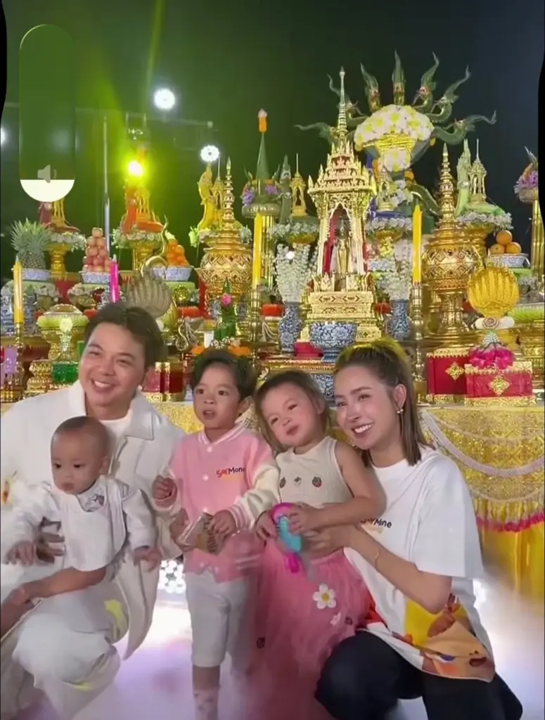 แห่ส่องเลข "โซล-โมเน่" ลูกแฝด "เม พรีมายา" ร่วมพิธีบวงสรวงใหญ่