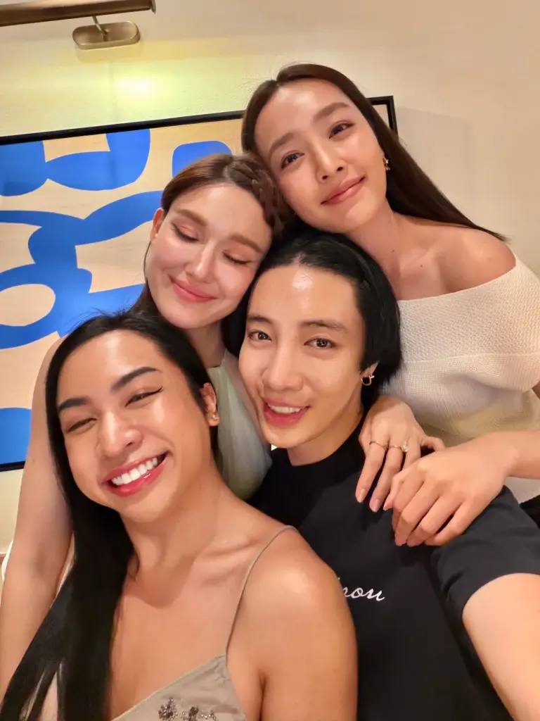 "น้ำตาล พิจักขณา" โพสต์ภาพกรุ๊ปช็อตปาร์ตี้วันเกิดเฉลยชัด 