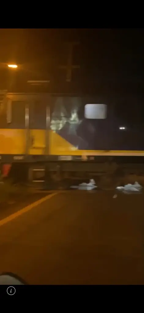เกือบขิตย้ายเซิร์ฟ! รถไฟเบรกหัวคลอน ไม้กั้นไม่ลงไร้คนเฝ้า