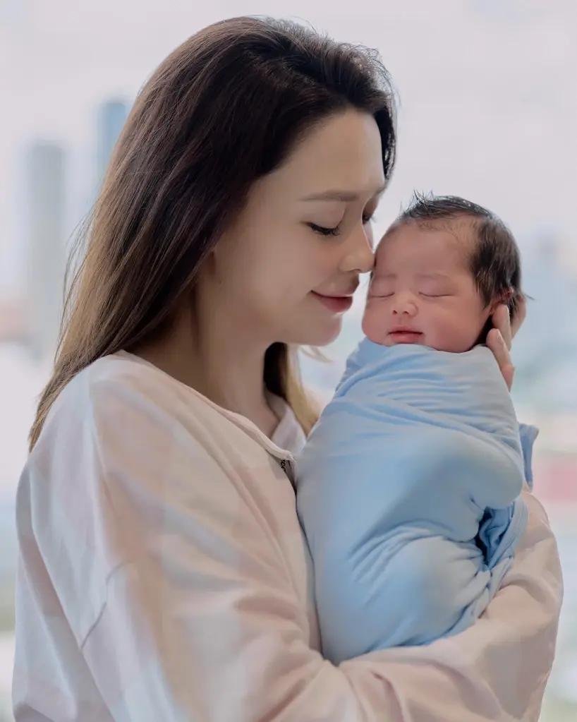 นางเอกสาว เผยโฉมหน้าลูกคนที่ 3 ชัดๆ จ้ำม่ำน่าฟัดแก้มมาก