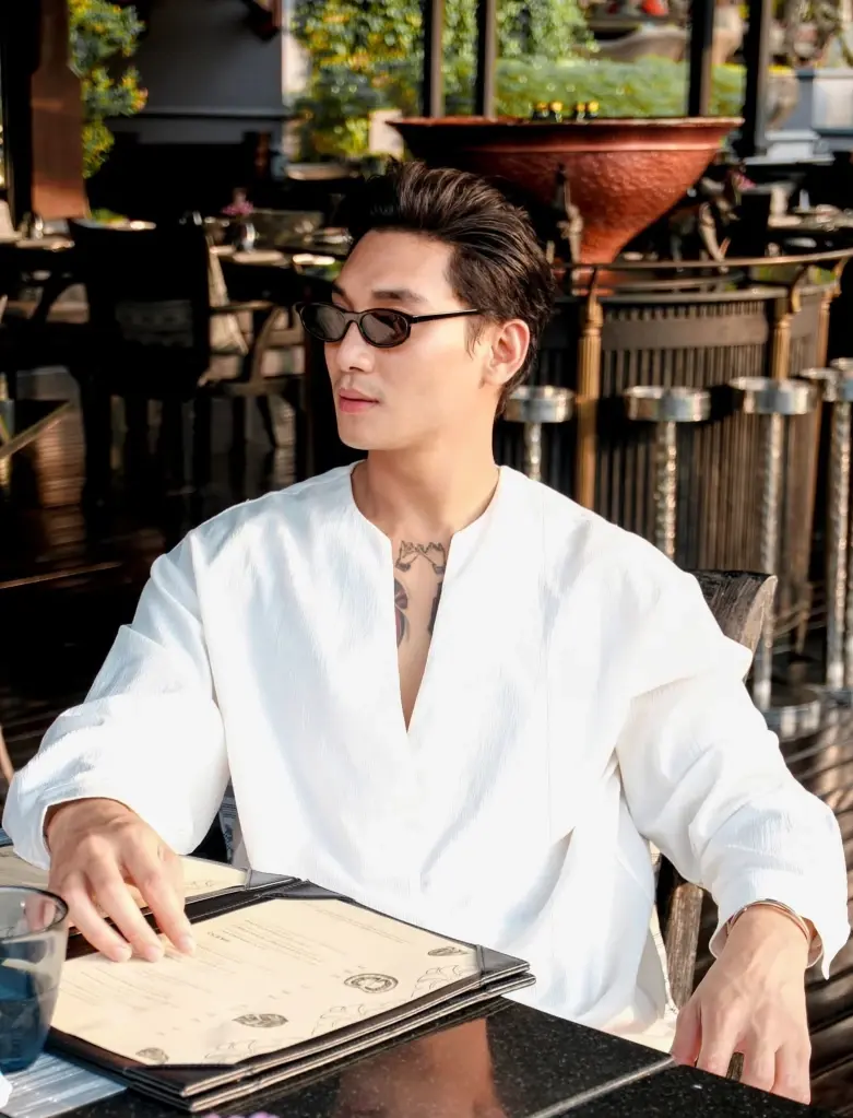 "ไป่ ทาคน" โดนขุดผลงานในอดีต หลังออกตัวแรง ปมดราม่าชุดซีรีส์ไทย