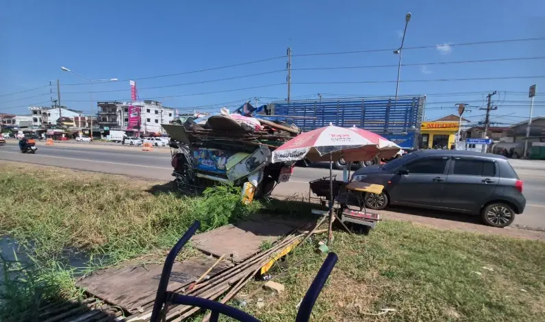 สุดเวทนา ลุงวัย 64 อาศัยศาลาริมถนนนอน อ้างถูกพี่สาวยึดบ้าน