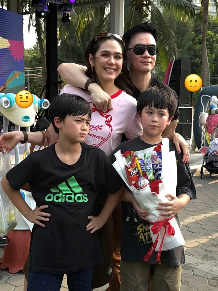 ลุคนี้ชนะเลิศ  สายฟ้า โชว์ฝีมือเล่นคีย์บอร์ด ออร่าพุ่งกระฉูด