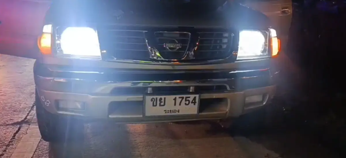 ส่องทะเบียนรถ คุณแม่ท้องแก่สุดกลั้น คลอดลูกบนรถกระบะ